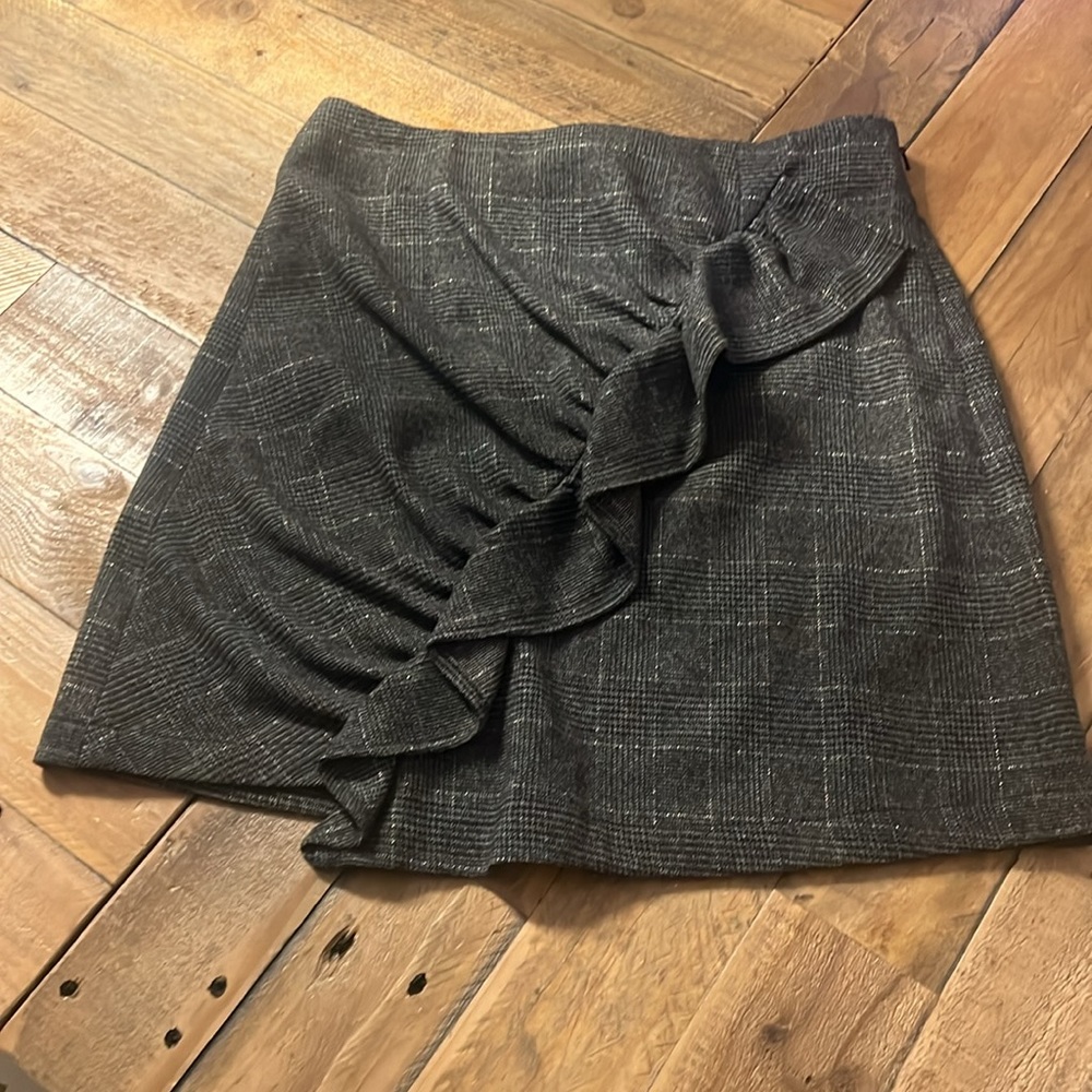 BP | Mini skirt with Ruffle trim Grayish Plaid with Gold threading SZ SM
